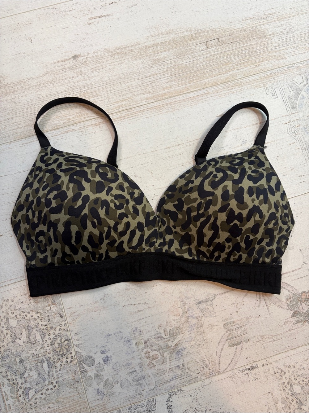 Pink Victorias Secret Camo Wear Everywhere Wireless Push-up Bra 36D
